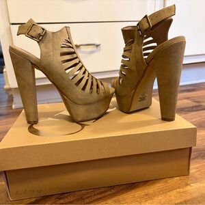 Charlotte Russe Tan Cutout Platform Heels